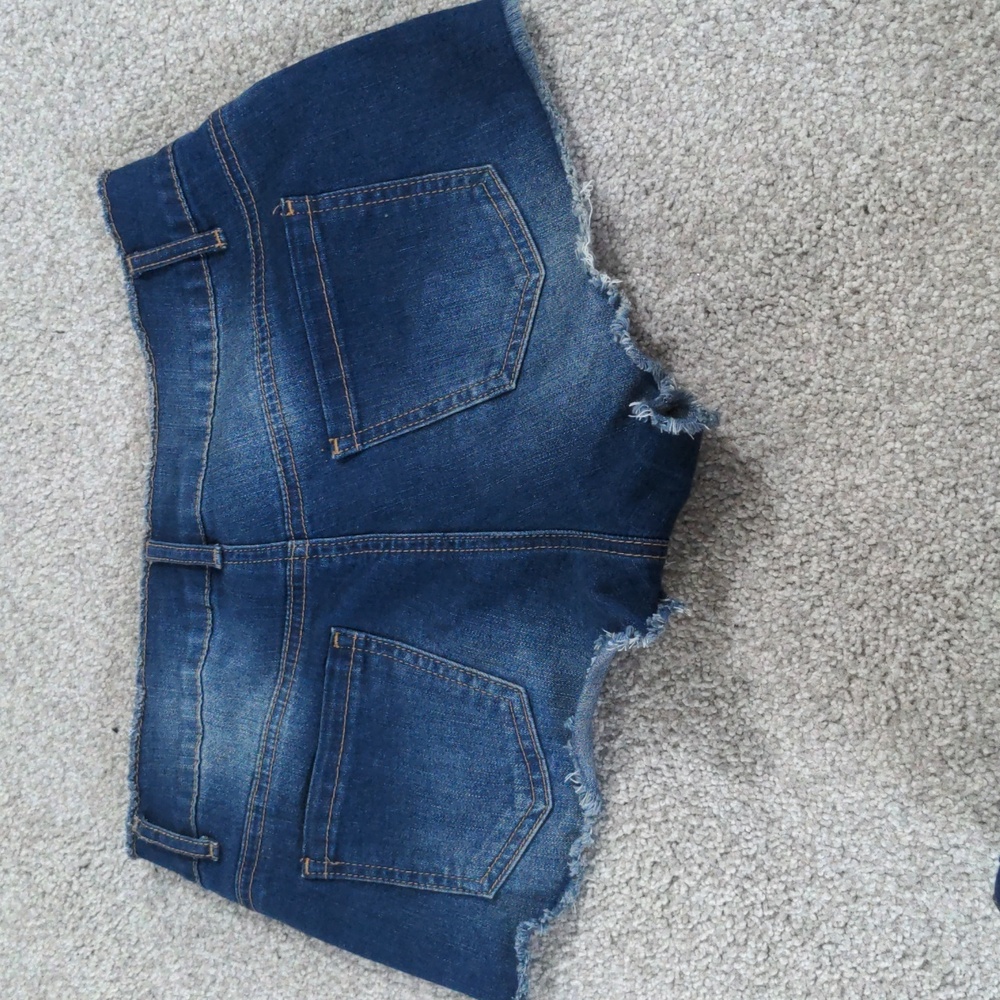 Jean short - Picture 2 of 3
